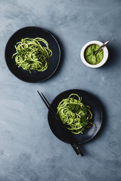 Zucchini noodles with pesto