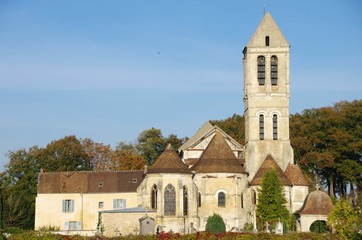 Fototapeta na wymiar Catholic church in Luzarches in France, Europe