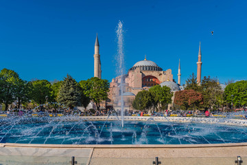 Fototapeta na wymiar Springbrunnen vor Hagia Sophia Istanbul