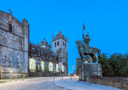 Porto Cathedral illuminated at night, Porto, Porto, Portugal