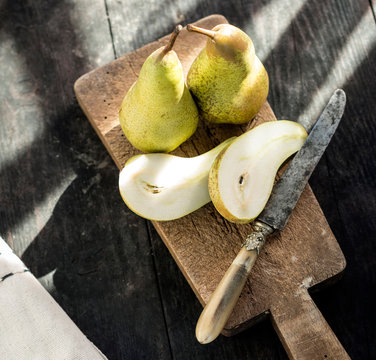 Close up of fresh sliced pears