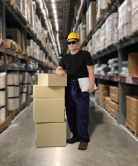 Worker Delivering products Sign the signature on the product receipt form with parcel boxes