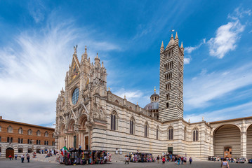 Overview of the Gothic facade of the Duomo of Siena, dedicated to Santa Maria Assunta. Cattedrale(Basilica) di san Domenico, Siena Old Town, Tuscany, Europe