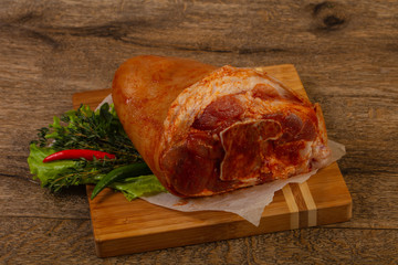  Raw pork knuckle