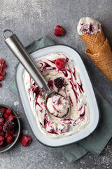 vanilla and berry ice cream