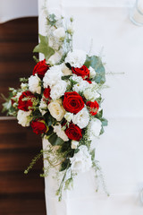 Tischdekoration Hochzeit gedeckter Tisch Blumenstrauß
