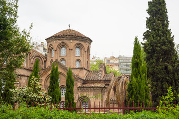 Fototapeta na wymiar Church of Panagia Chalkeon is a cross-domed church dedicated to the Virgin Mary in Thessaloniki.