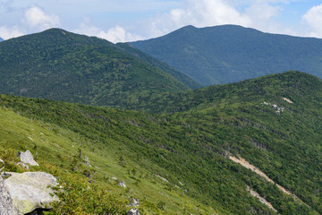 Fototapeta na wymiar 金峰山頂上付近から見た国師ヶ岳