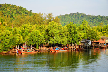 Fototapeta na wymiar Beautiful scenery of fishing villages in Trang Province Thailand
