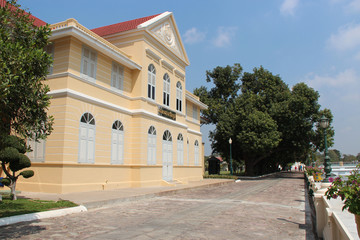Fototapeta na wymiar royal palace in bang pa-in (thailand) 