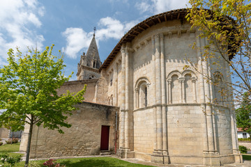L'&eacute;glise d'Avensan, pr&egrave;s de Margaux (M&eacute;doc, France)