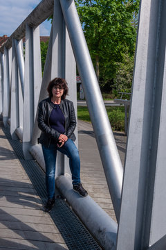 Stra&szlig;enbr&uuml;cke &uuml;berdie Rednitz in F&uuml;rth Bayern