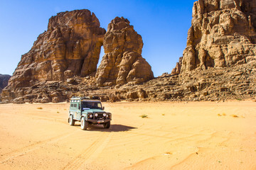4x4 vehicle. Off road  in the desert. Tassili n’Ajjer National Park,   Algeria, North Africa   © krysek