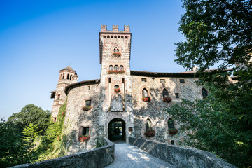 Fototapeta na wymiar Sposi al Castello