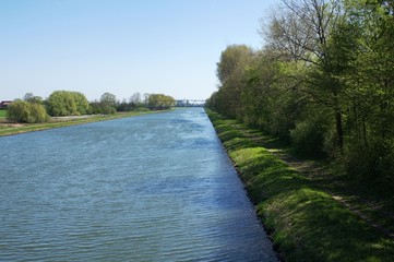 Fototapeta na wymiar Ems,Fluss,Nordsee,Nordwesten,Westfalen,Papenburg,Kanal,am großen Torfmoor