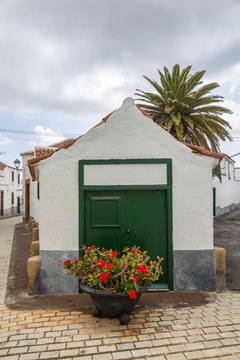 From the streets of the historic part of Arico Nuevo.