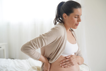 Pregnant woman having contractions