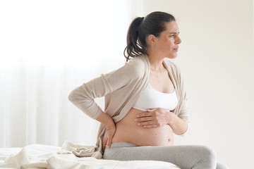 Pregnant woman having contractions
