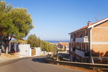 Obraz premium The streets are sunny in the old European southern tourist town on the southern island.