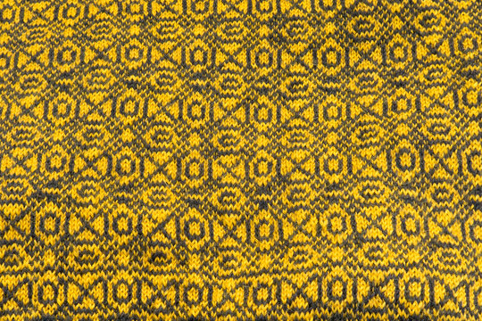 Pullover in modernem norweger Muster