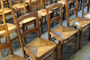 chaises  en bois et paille