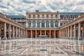 Palais Royal courtyard in Paris, France - obrazy, fototapety, plakaty
