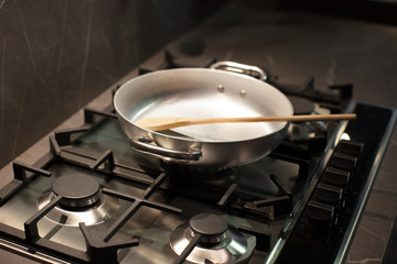 fornello con pentola