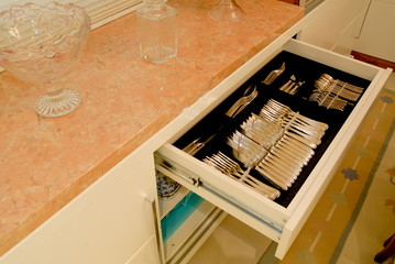 cutlery organized