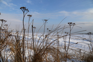 Winterlandschaft an der Nordsee bei Sonne