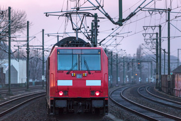 Obraz premium red passenger train