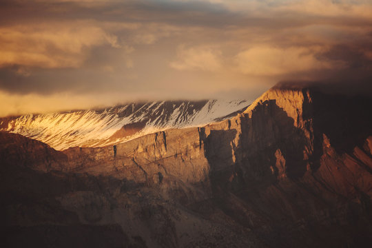 Coucher de soleil sur les roches