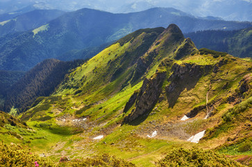 Fototapeta na wymiar Beautiful mountain landscape, with mountain peaks
