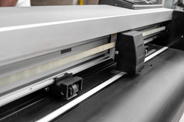 Vinyl cutter plotter machine head