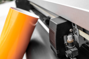 Vinyl cutter plotter machine head