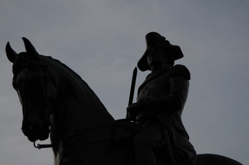 Silhouette picture of the Equestrian Statue of George Washington in Common Park, Boston