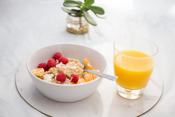  Mandarin, chia seeds, raspberry and porridge