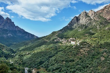 Fototapeta na wymiar Corsica-village views Ota