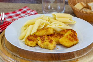 nuggets de poulet et pâtes
