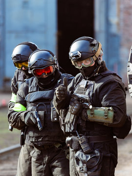 The counterterrorism unit is storming the train