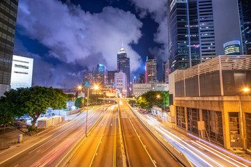 Obraz premium The night view of the city and the traffic in Hong Kong
