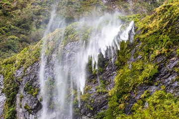 Neuseeland Südinsel - Wasserfälle am Milford Sound