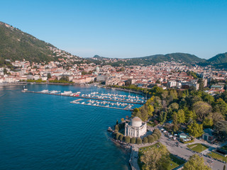 Fototapeta na wymiar Volta temple and the city of Como. Holidays on Como lake in Europe
