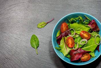 Leaf vegetable salad with tomato