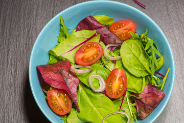 Leaf vegetable salad with tomato