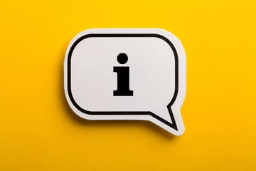 Foto op Aluminium Information Sign Speech Bubble Isolated On Yellow Background © christianchan