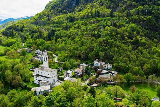 Valtellina (IT) - Vista aerea di Sazzo a Piateda 