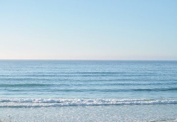 Fototapeta na wymiar Mar y horizonte tonos azules