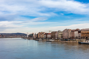 Obraz premium Panorama cityscape of famous tourist destination Budapest with Danube and bridges. Travel landscape in Hungary, Europe.
