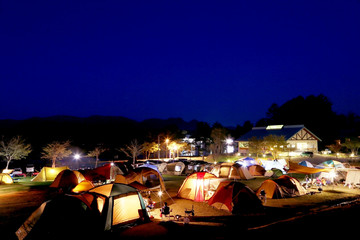 夜のキャンプ場
