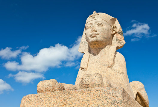 Esfinge de Heliopolis, Templo de Serapis, Columna de Pompeyo, Barrio de Karomous, Ciudad de Alejandria, Egipto, Mar Mediterr&aacute;neo